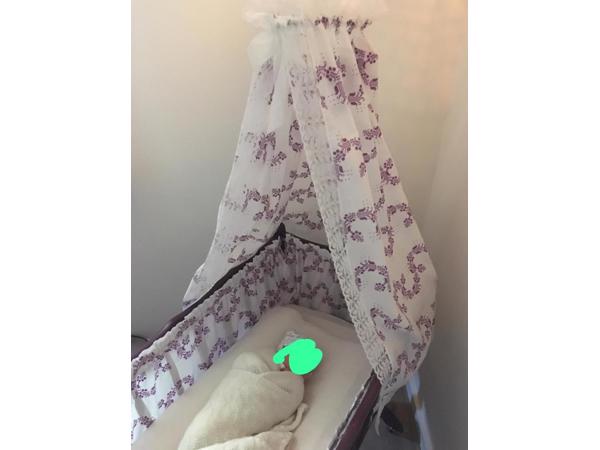 Wiegje met hemeltje en matras