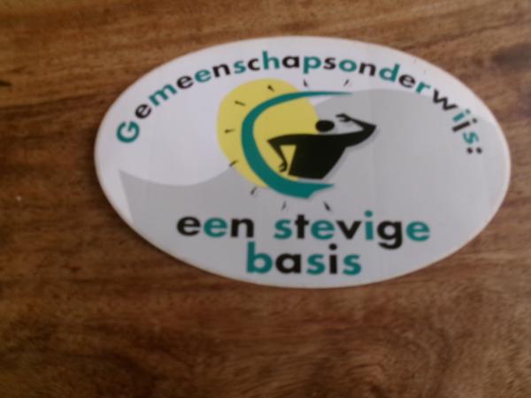 Sticker Gemeenschapsonderwijs : een stevige basis