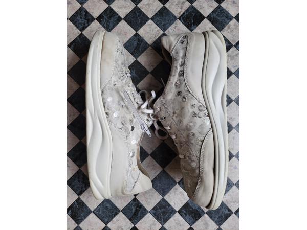 leren sneakers cremekleurig maat 43