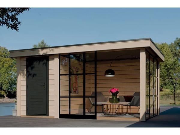 MAATWERK TUINHUIZEN, blokhutten en bijgebouwen.