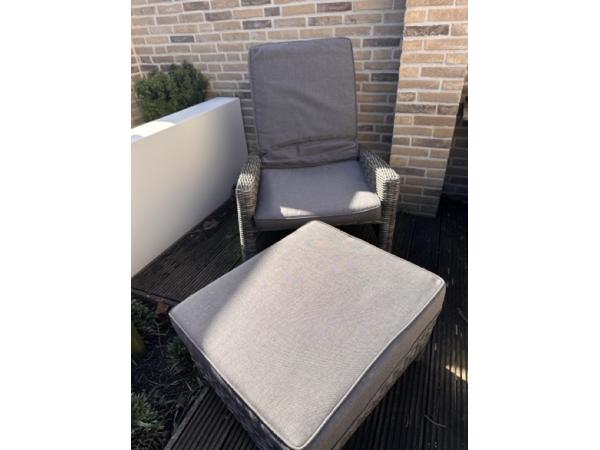 3 Zitsbank en Ligstoel