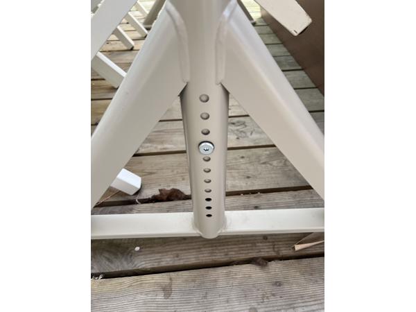 Bureau met onderstel