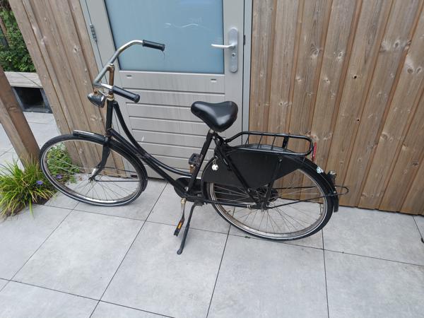 Zwarte Oma fiets