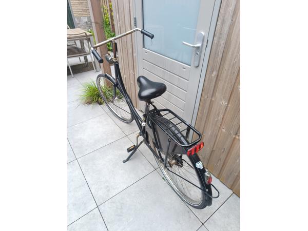 Zwarte Oma fiets