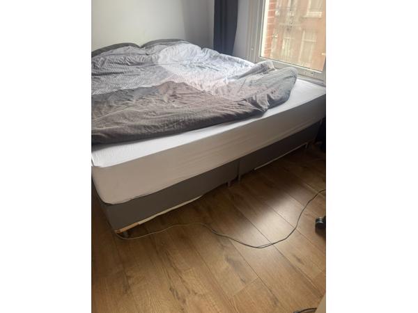2-persoons boxspring + matras (180*200)