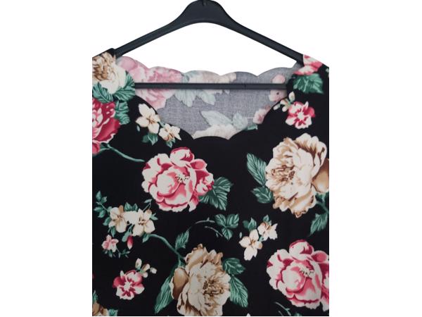 Stretchy T-shirt bloemen print L