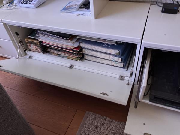 Tv meubel wit, paar kleine krasjes verder in goede staat