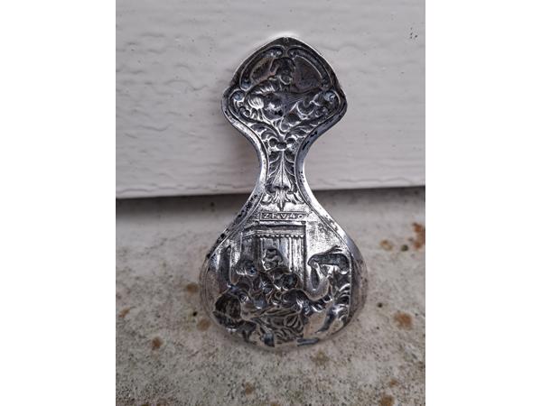 Antieke verzilverde theeduim .(ZFV 40).