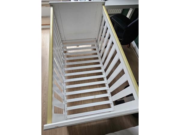 Ledikant 125x67cm verstelbaar