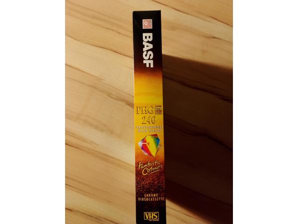 6 Basf / Emtec PHG 240 videocassette + 1 PHG 180 VHS