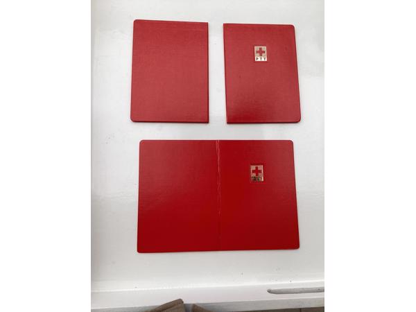 Rode PTT  3 postzegel mapjes rood kruis ( leeg ) PTT post