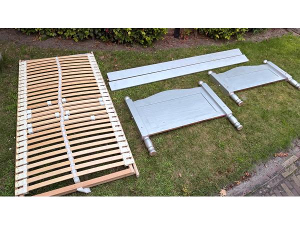 Bed 200/90, verstelbare lattenbodem en nieuw matras