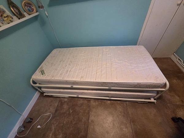 metalen bed met onderbed 90x 200 cm (zonder matrassen)