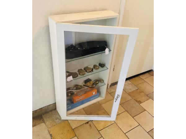 Vitrinekastje (gebruikt) te koop
