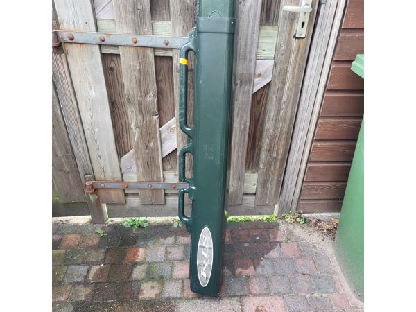 Reiskoffer voor vishengels