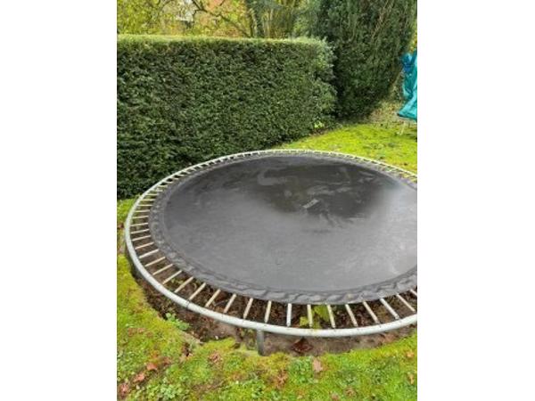 Trampoline