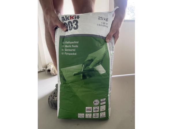 Mortel voor vloer egalisatie. Akkit 203, 6 zakken van 25kg
