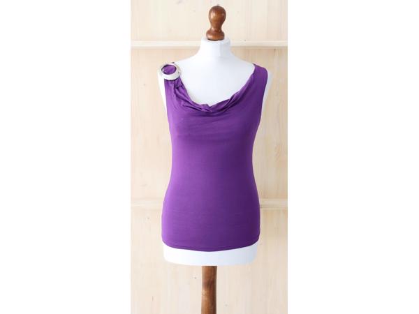 Top in zwart, paars, wit of lila, 1 maat 34/38 (nieuw)