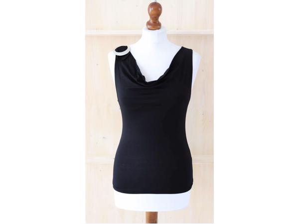 Top in zwart, paars, wit of lila, 1 maat 34/38 (nieuw)