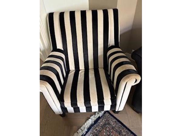 2 FAUTEUILS OM OPNIEUW TE BEKLEDEN
