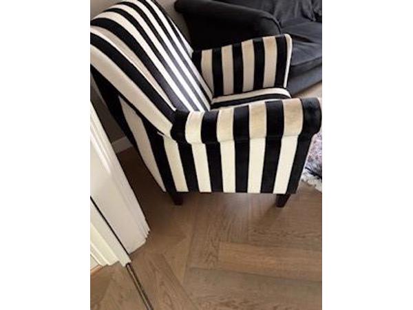 2 FAUTEUILS OM OPNIEUW TE BEKLEDEN