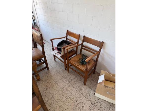 Leren eetkamer stoelen en eettafel