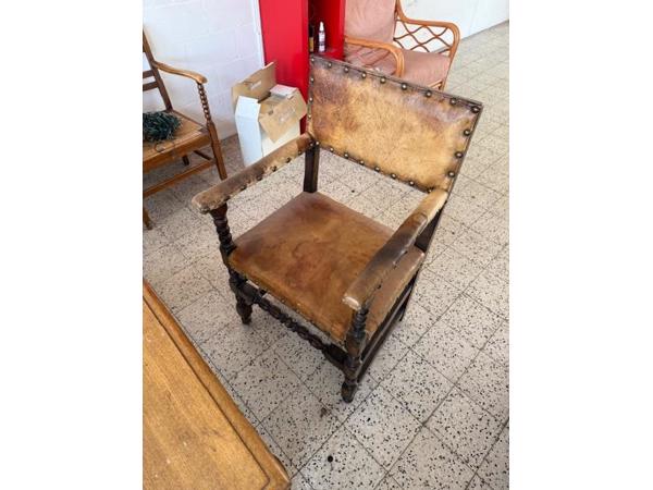 Leren eetkamer stoelen en eettafel