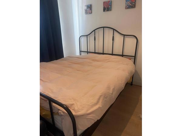 bed IKEA bedbodem en matras