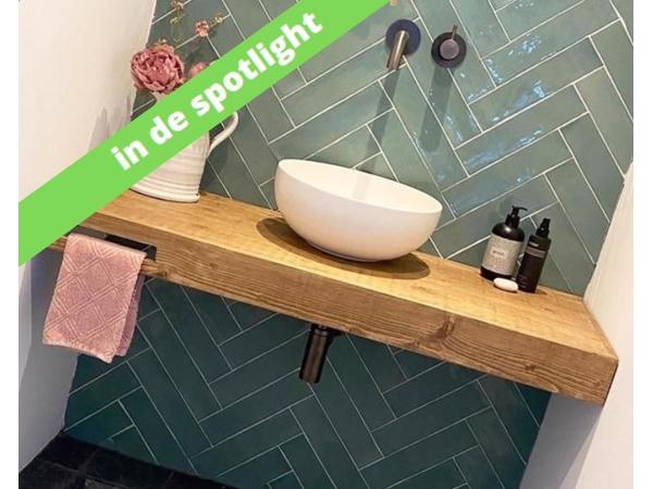 7,5x30 groene handvormtegels in mat en glans uit voorraad