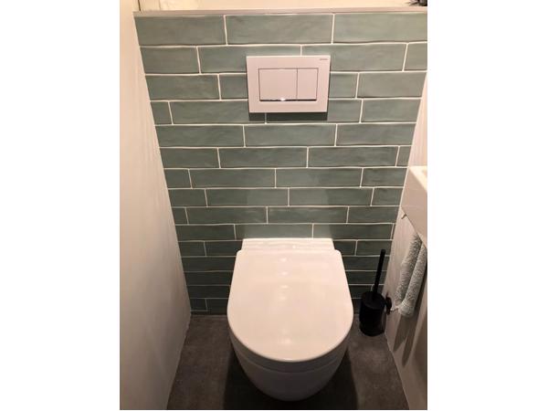 7,5x30 groene handvormtegels in mat en glans uit voorraad