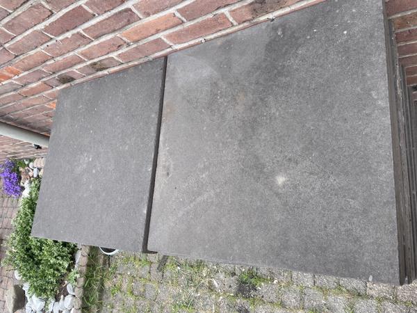 Grote vierkante tuintegels 25m2