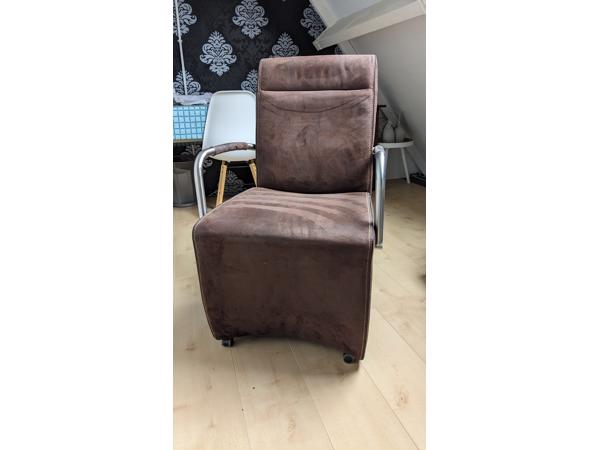 Bruine eetkamer stoelen 2 stuks