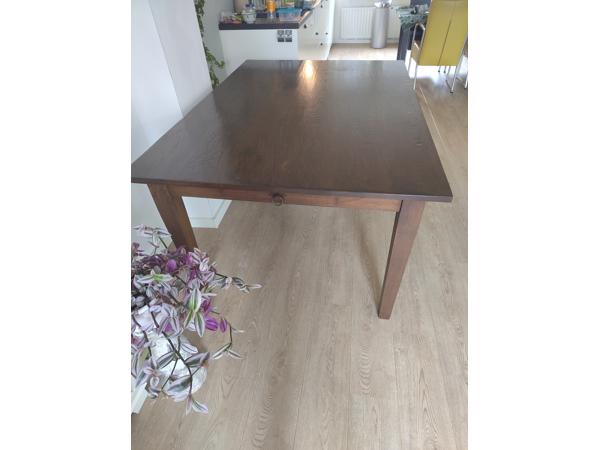 Prachtige klassieke tafel
