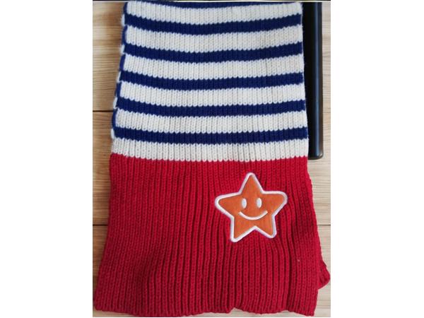 Winter kinder sjaal rood wit blauw met oranje ster one size