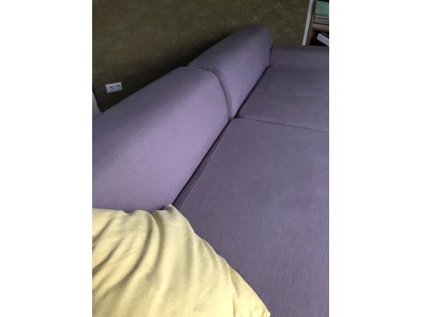 Lange bank in twee delen