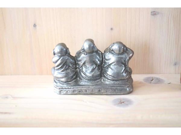 Tinnen beeldje boeddha horen zien zwijgen  Ca. 7 x 3 x 5 cm
