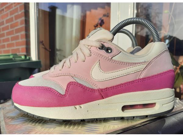 Verwachten Actuator replica Nike Air Max 1 Sail Arctic Pink maat 36,5 36.5 in Leidschendam - Kleding  Dames, Schoenen en Beenmode - Markanda