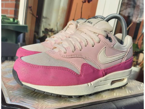 Verwachten Actuator replica Nike Air Max 1 Sail Arctic Pink maat 36,5 36.5 in Leidschendam - Kleding  Dames, Schoenen en Beenmode - Markanda