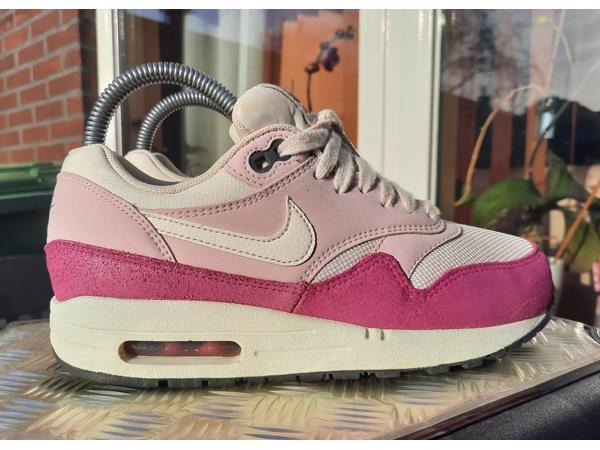 Verwachten Actuator replica Nike Air Max 1 Sail Arctic Pink maat 36,5 36.5 in Leidschendam - Kleding  Dames, Schoenen en Beenmode - Markanda