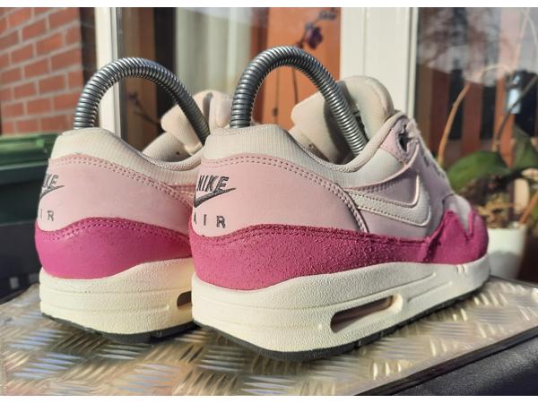 Nike Air Max 1 Sail Arctic Pink maat 36,5 36.5