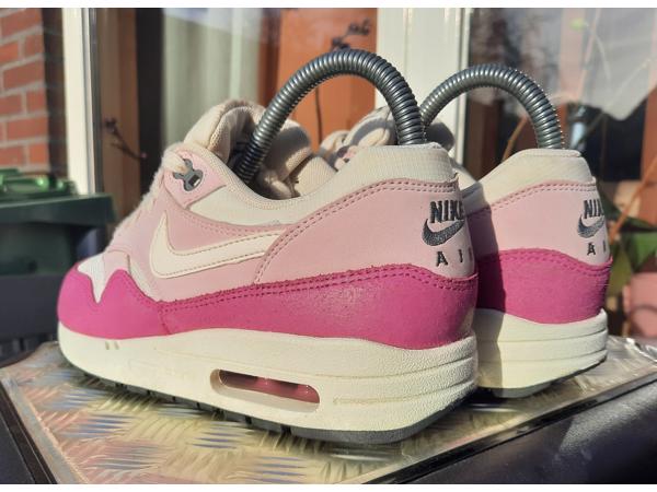 Nike Air Max 1 Sail Arctic Pink maat 36,5 36.5