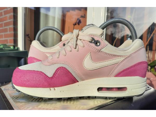 Nike Air Max 1 Sail Arctic Pink maat 36,5 36.5