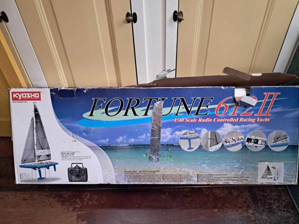 Afstandsbestuurbare zeilboot