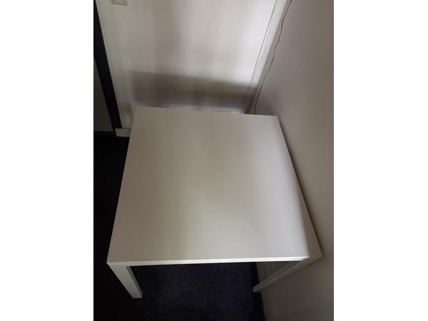 Gratis Witte eettafel/bureautafel (IKEA VIHALS)
