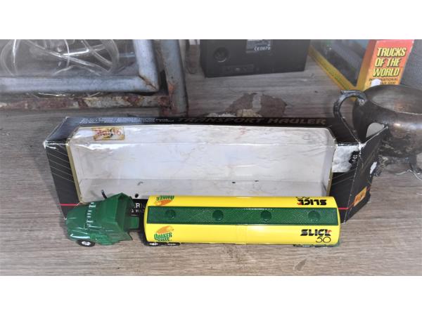 Maisto transport hauler H