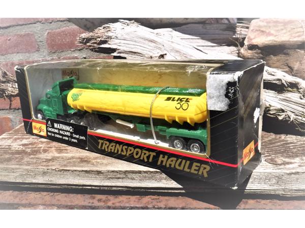Maisto transport hauler H