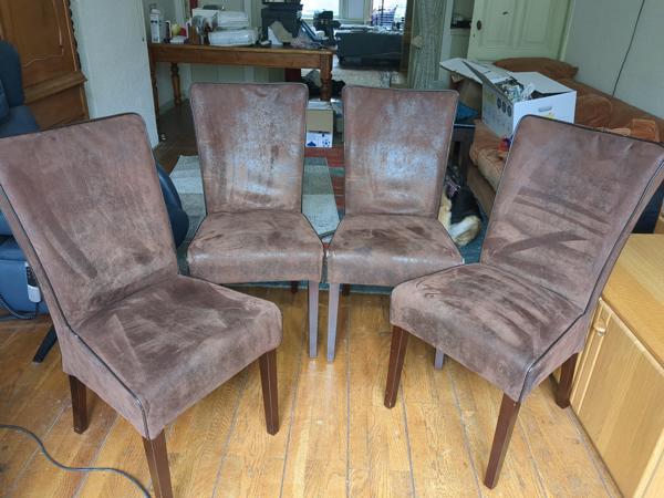 Suède bruine stoelen met afneembare hoes