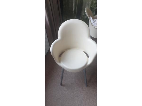 4 Kunststof stoelen Trendhopper beige