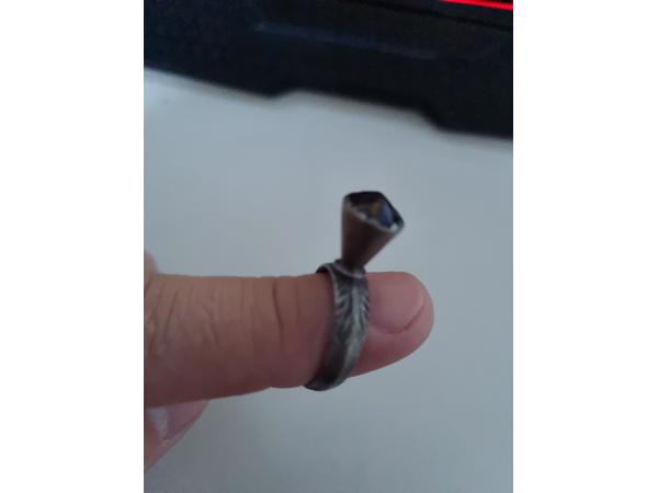 tekoop een antieke lodenring met agaat