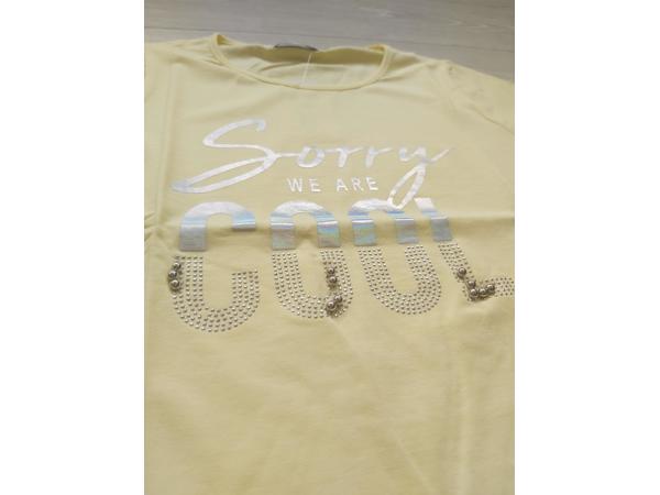 Glo-Story t-shirt sorry we are cool glitter geel 152